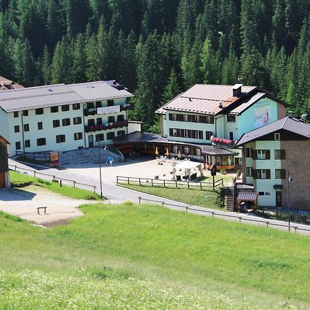 Hotel Santa Maria Ad Nives Canazei Exterior foto